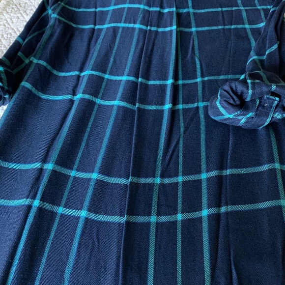 Button down Ladies window pane shirt is - Picture 6 of 7